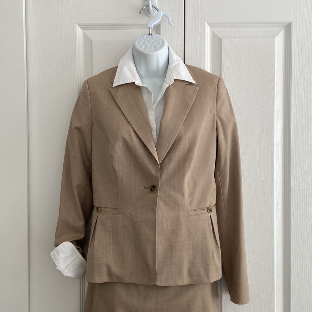 Banana Republic wool stretch suit